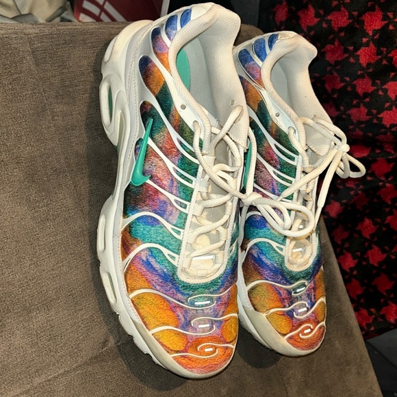 nike air max plus alternate galaxy